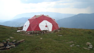 Emergency shelter in Făgăraș mountains